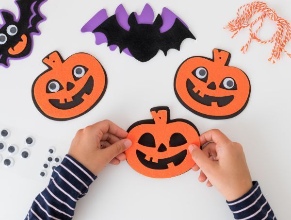 ON PREPARE LES DECOS D'HALLOWEEN