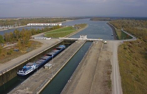 Accès au bajoyer de l'écluse EDF de Fessenheim