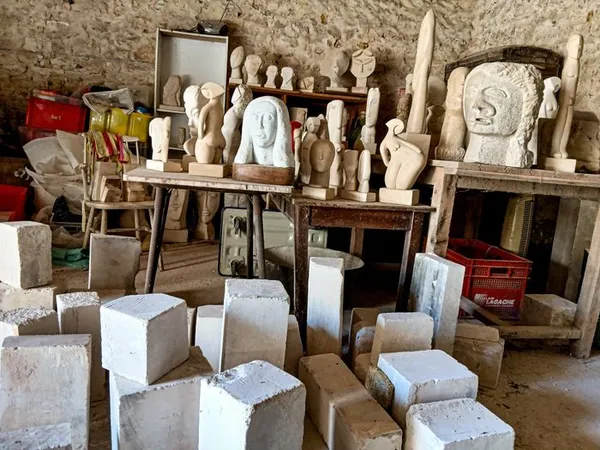 Visite guidée d'un atelier de sculpture