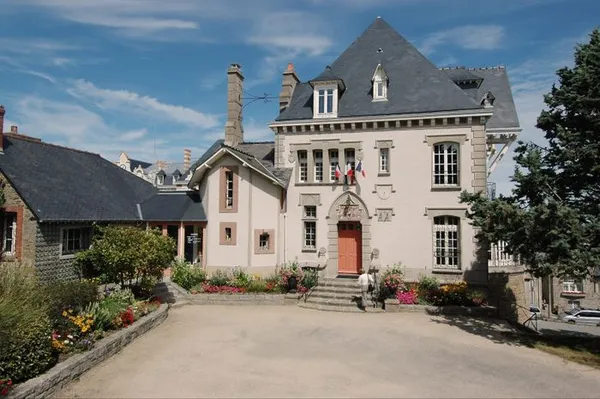 Visite guidée de la mairie de Saint-Lunaire