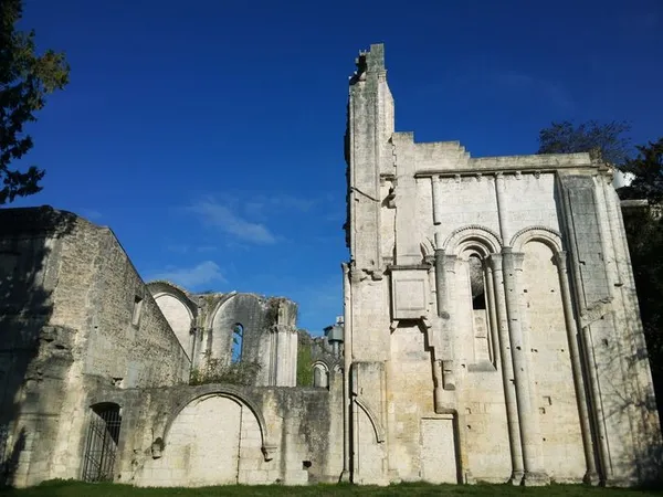 Visite guidée de l'Abbaye Notre-Dame de La Couronne