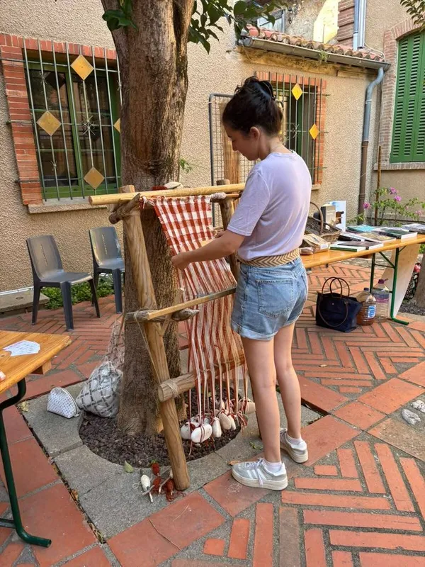 Démonstration de tissage néolithique