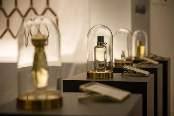 L'âme de la parfumerie française : voyage au coeur de l'élégance et du savoir faire