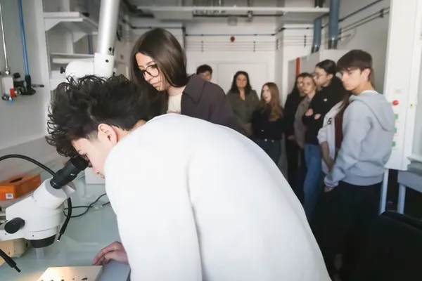 Appel à participation Expérience Campus : des visites animées par des étudiantes et étudiants.