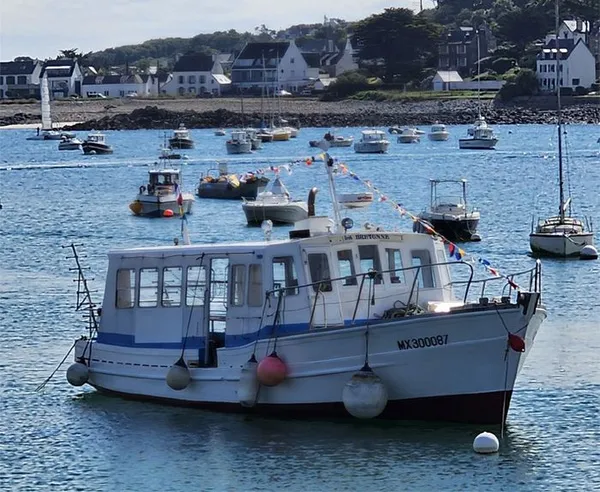 Balades en mer sur la Bretonne, ancienne vedette à passagers de l'île de Batz