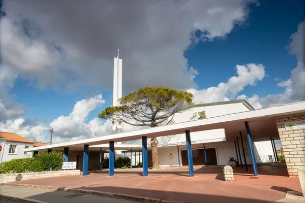 VISITE ÉCLAIR : le centre protestant