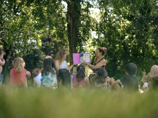 Lectures sous les arbres [Vivez l'été]