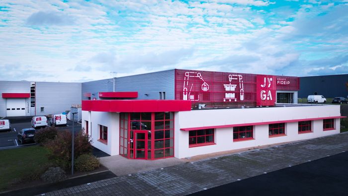 Découvrez JYGA : concepteur et fabricant français de machines de conditionnement fin de ligne.