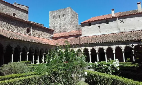 Visitez la plus ancienne abbaye carolingienne de Catalogne !
