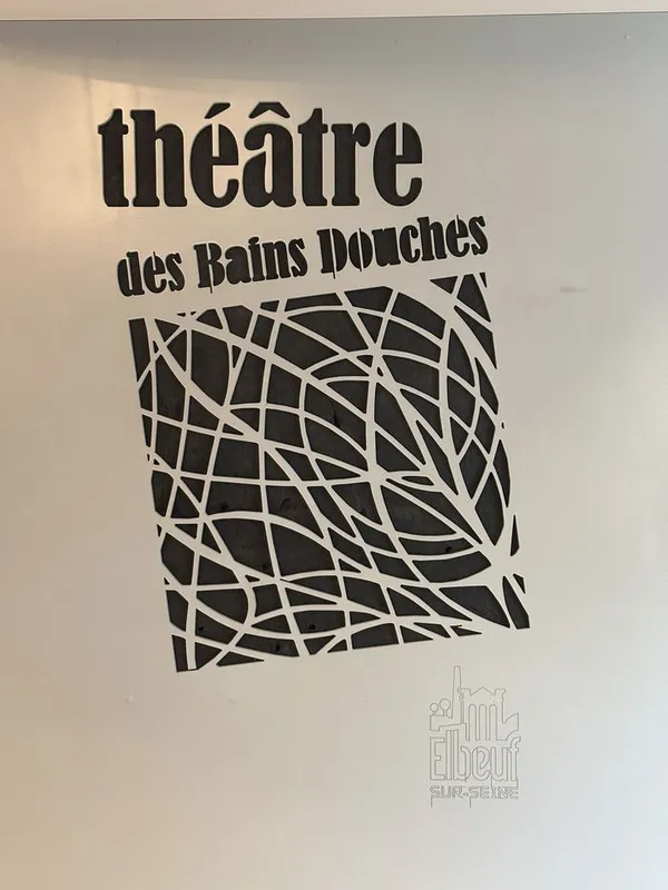 Spectacle : exposition de photos et lecture de texte par Eva Doumbia