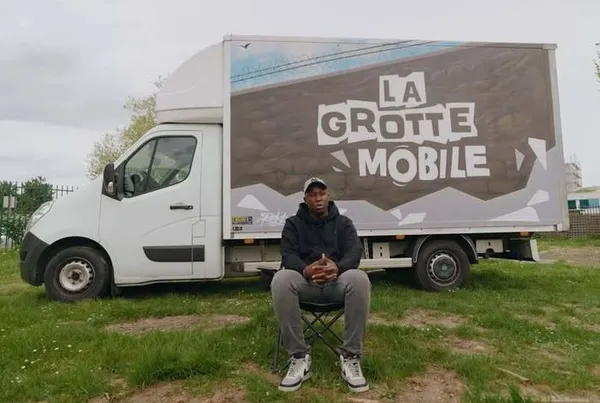La grotte mobile passe par Malakoff