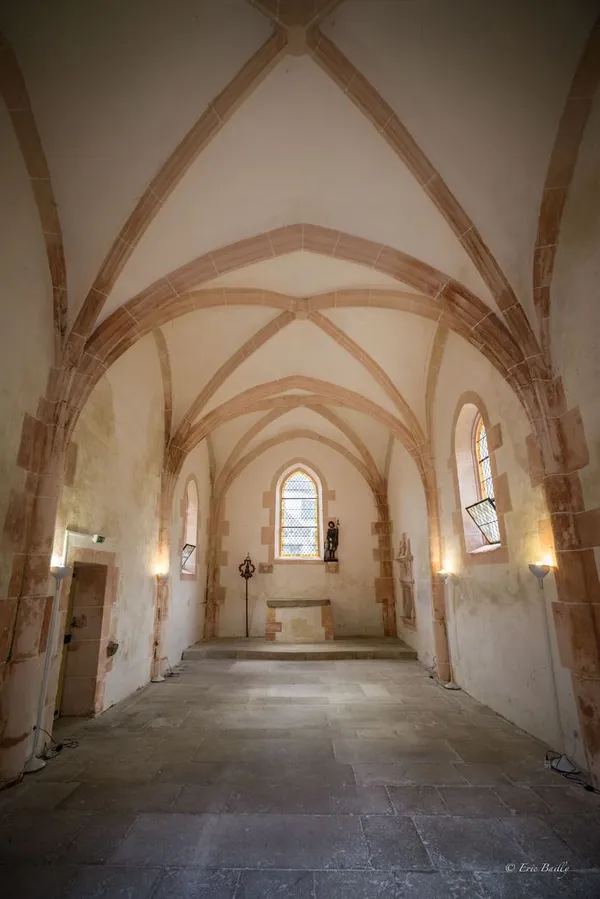 Présentation de l'élégante chapelle Saint-Roch du Beugnon