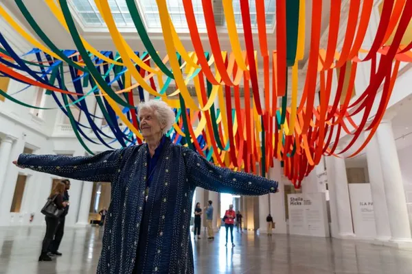 Sheila Hicks - Au-delà