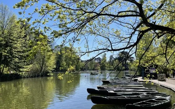 Location de barques sur le lac des Minimes