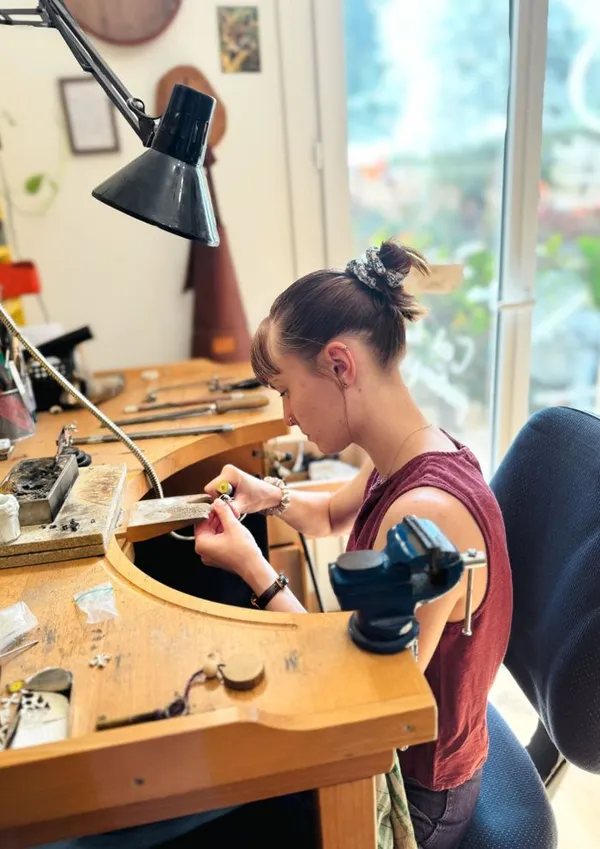 Découverte d'un atelier de bijouterie artisanale
