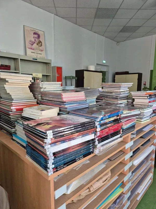VENTES DE LIVRES DECLASSES
