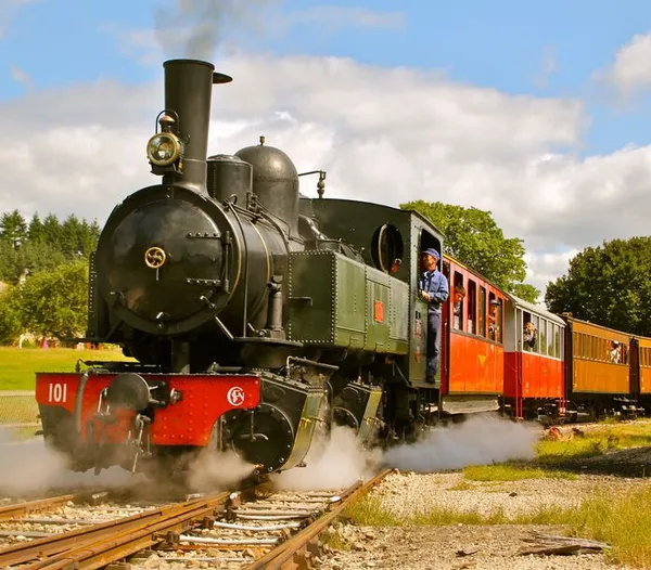 GARE OUMEY RAUCOULES –VELAY EXPRESS
