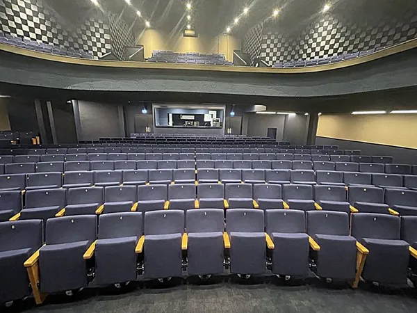 Visite du théâtre Debussy