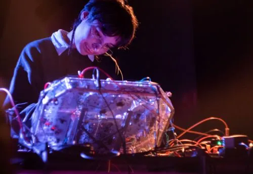 Atelier de fabrication d'un synthétiseur en paper circuit
