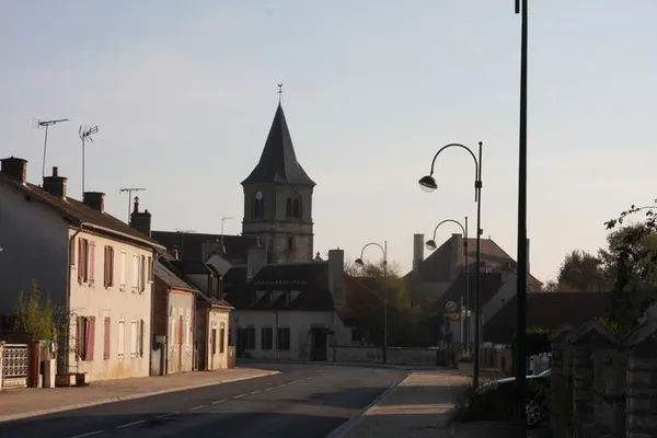 Visite guidée du bourg et l’église Saint-Laurent de Saint-Ennemond