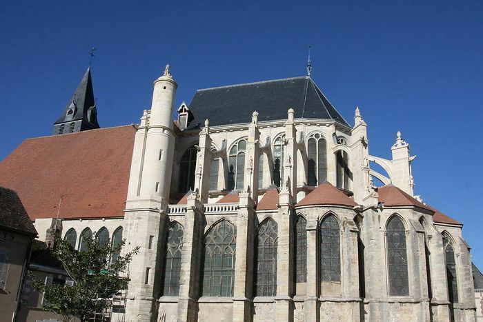 Visite libre de la collégiale Saint-Pierre de Saint-Julien-du-Sault