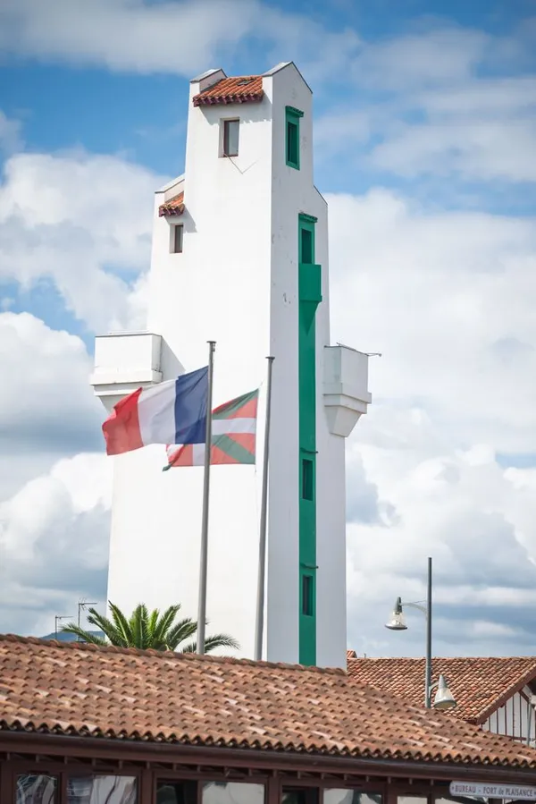 Visite libre "Le feu amont de Ciboure" (pas d'accès à la lentille)