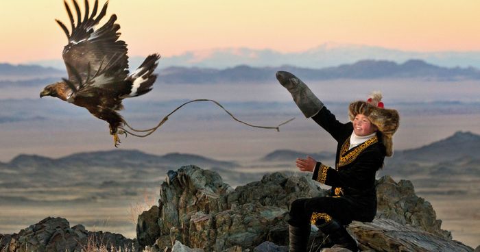 La jeune fille et son aigle