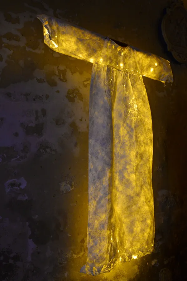 Lumières et transparences à l'église Saint-Aubin : exposition de créations de papier 