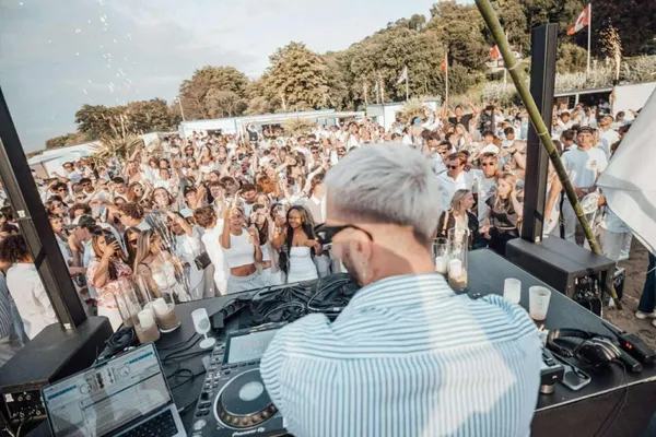 Beach Party - Ibiza White