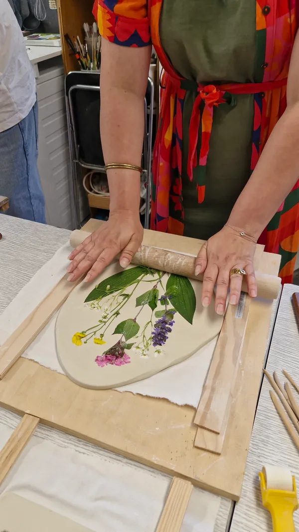 Atelier dessous de plat ou plaque de porte en porcelaine