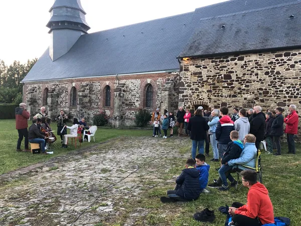Pierres en Lumières 2026 à la chapelle seigneuriale et la grange à SAUMONT LA POTERIE