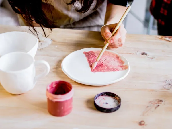 Initiation à la peinture sur porcelaine