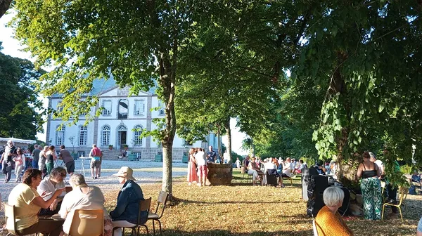 Apéro du vendredi au château de Carneville