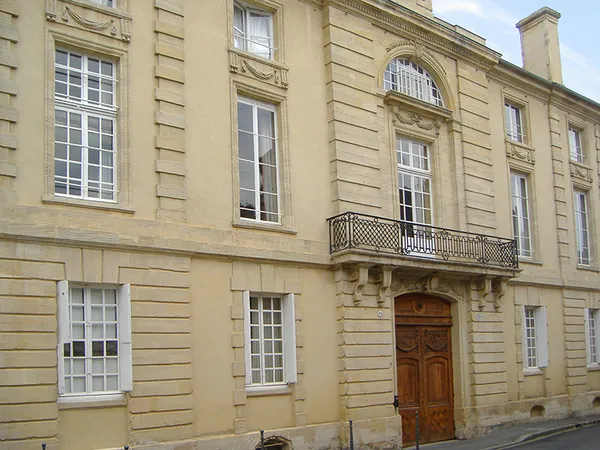 Visite de l'hôtel de la Tour du Pin