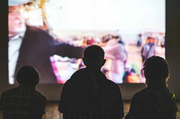 Ciné quartier d'été à la place du Café des Images : "OSS 117 : Alerte Rouge en Afrique Noire”
