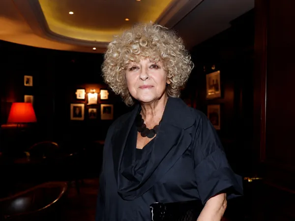 Rencontre-dédicace avec Elisabeth Reynaud pour son livre "Céline Dion par Élisabeth Reynaud"