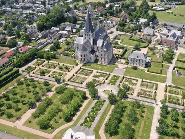 Visite découverte avec les bénévoles de l’Association Touristique de l’Abbaye Romane