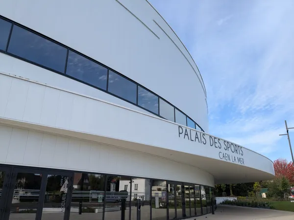 Le palais des sports de Caen la mer | RDV Découverte