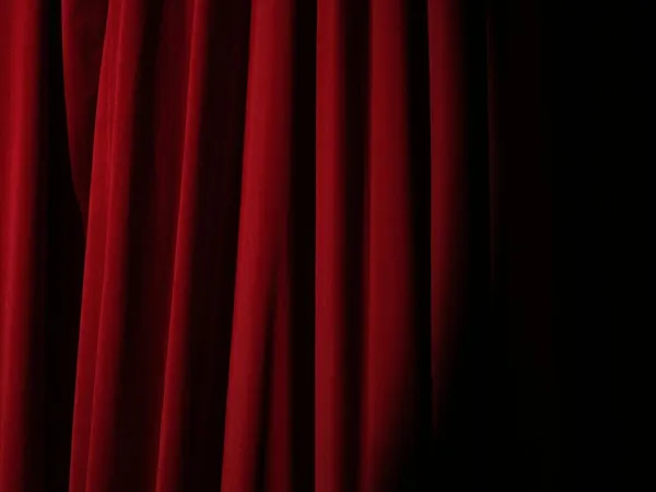 Théâtre "Mytho cherche menteuse pour relation sérieuse"