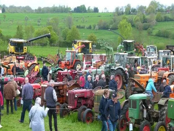 11e Exposition, démonstration de vieux/récents tracteurs et matériels agricoles et vide-greniers - Tortisambert