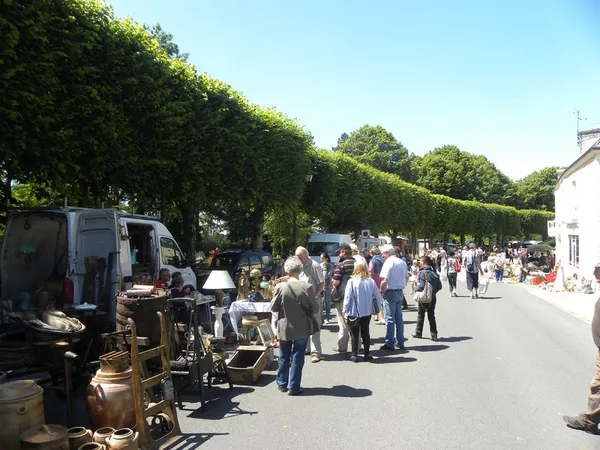 Braderie des commerçants/vide-grenier (le dimanche)