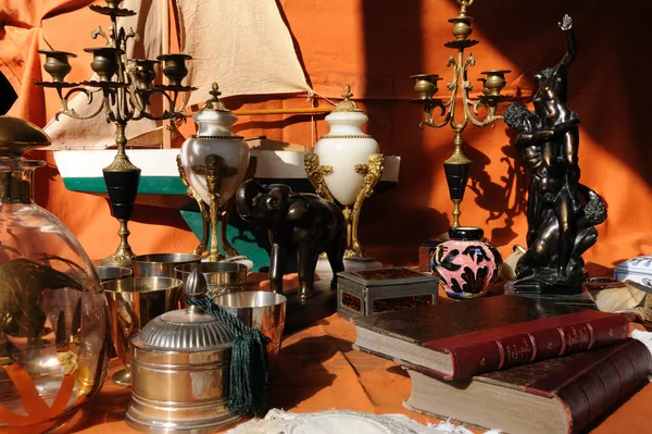 Vide-grenier : foire d'automne