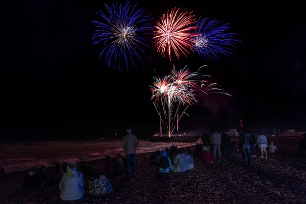 [Feu d'artifice]