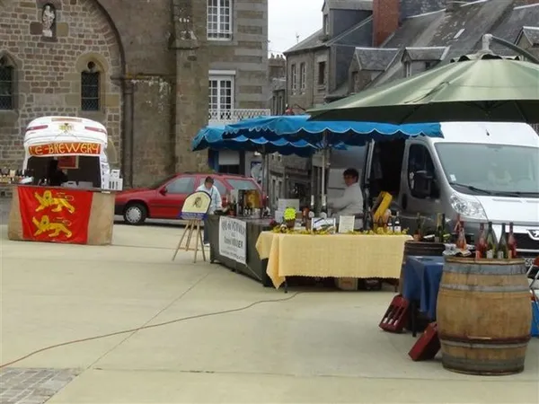 Marché d'art, terroir, foire aux vins et vide-greniers