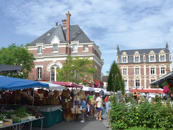 Les Promenades Musicales du Pays d'Auge 32e édition - Quintette au marché
