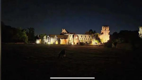 Visite aux chandelles à l'Abbaye de Mortemer
