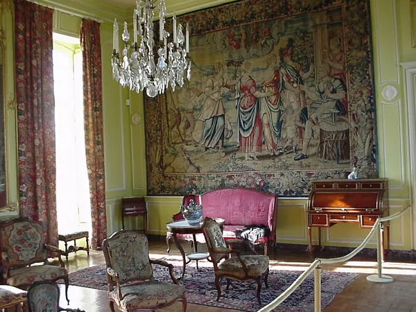 Visite sensorielle "Secrets et raffinement au château du Bourg-Saint-Léonard"