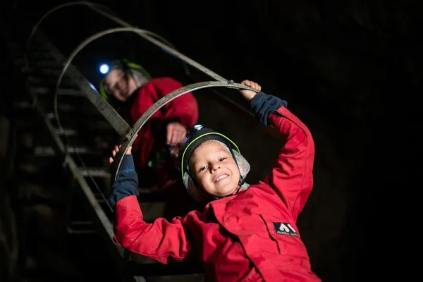 Visites spéléologiques au Parc Tellure