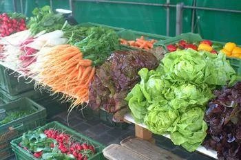Petit marché hebdomadaire