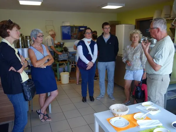 Visite d'une huilerie artisanale à noix